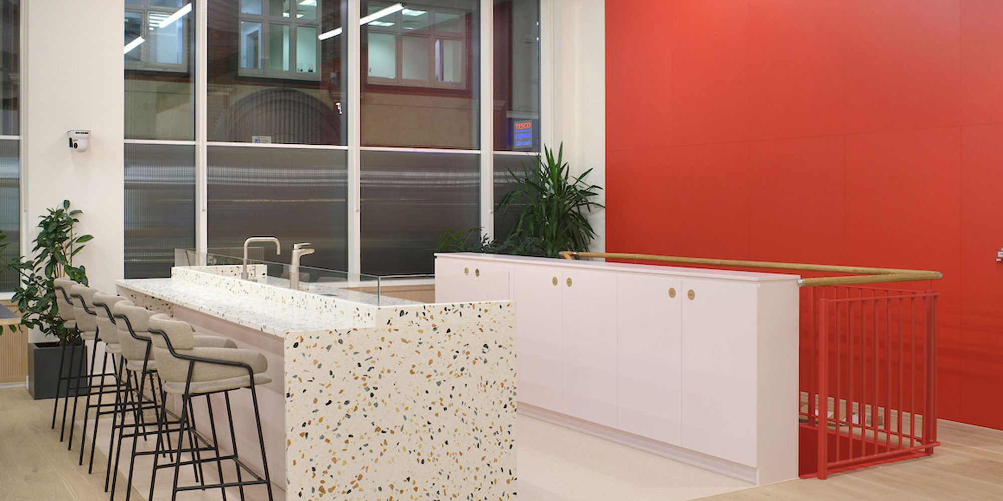 Virgin - White & Red